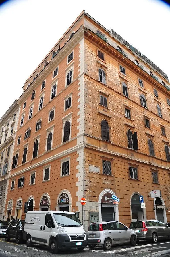 La Luna Romana 2*, Rome Italy